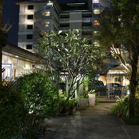 The Canal Hotel Bangkok Extérieur photo