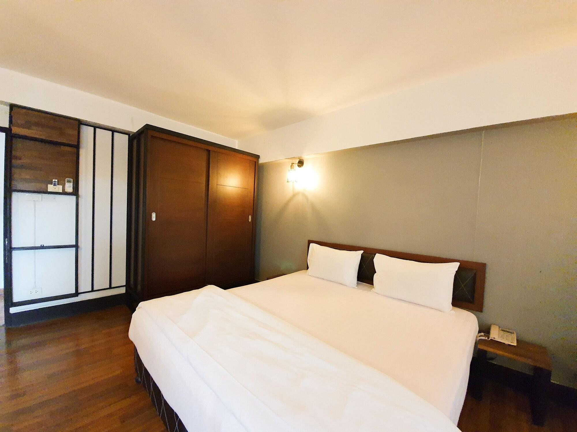 The Canal Hotel Bangkok Extérieur photo