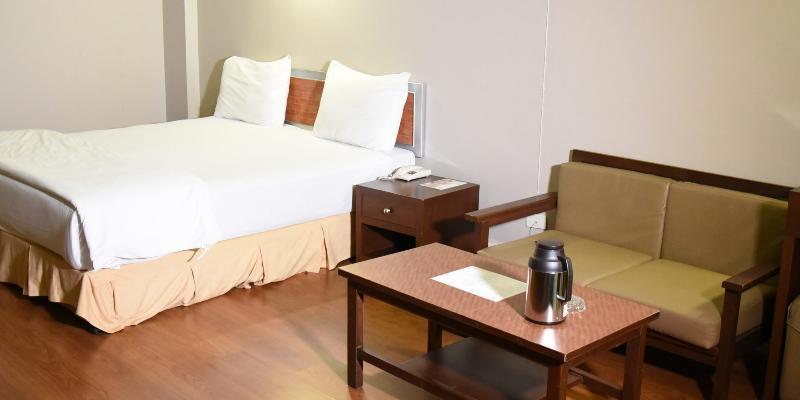 The Canal Hotel Bangkok Extérieur photo